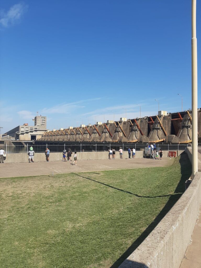 yacyretá dam, the largest dam in Argentina